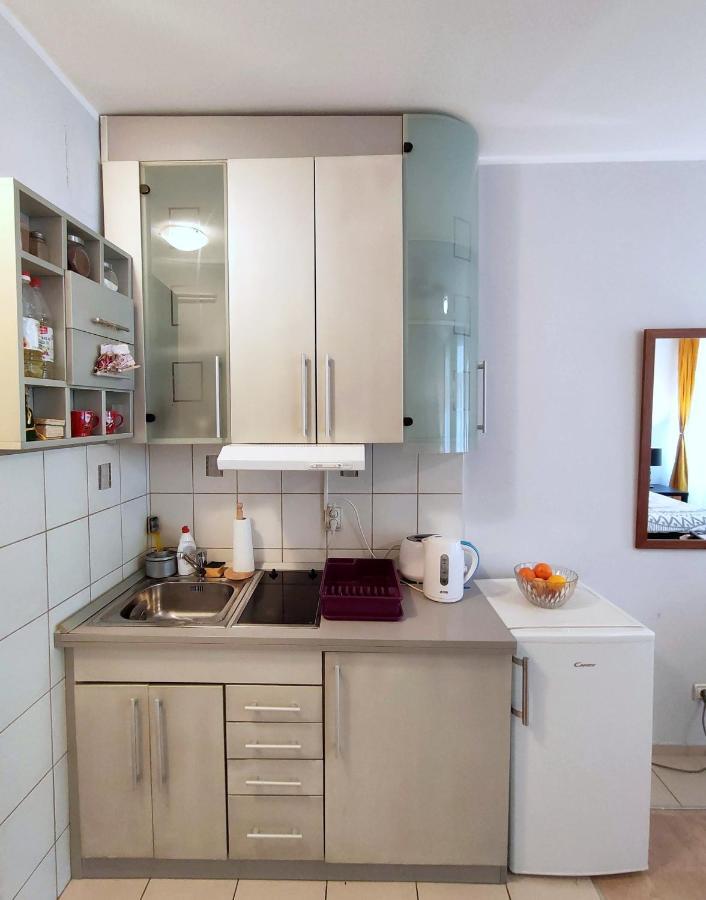 City Center Lovely Studio Apartment Beograd Bagian luar foto