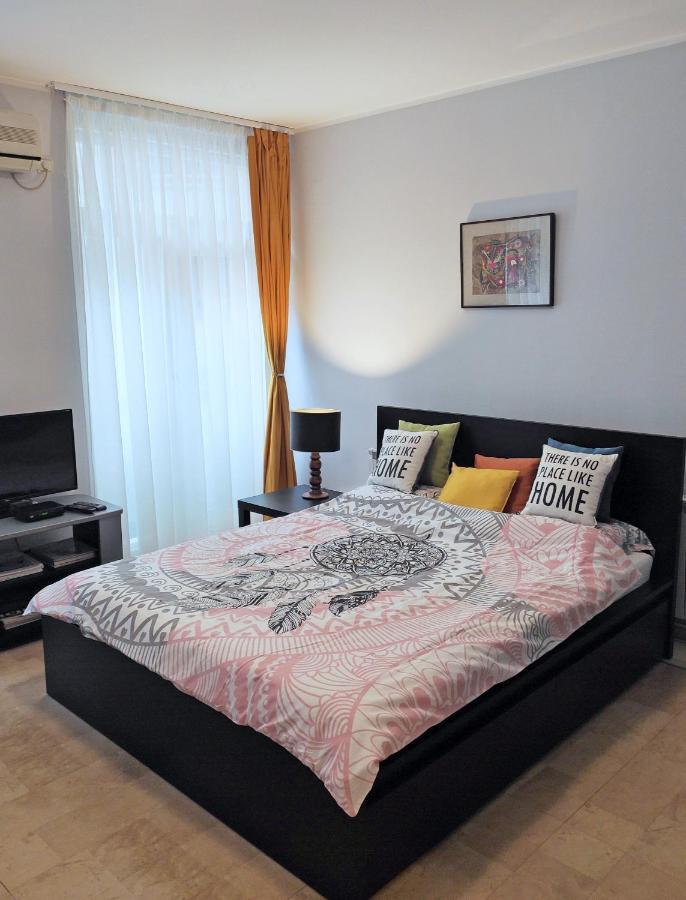 City Center Lovely Studio Apartment Beograd Bagian luar foto
