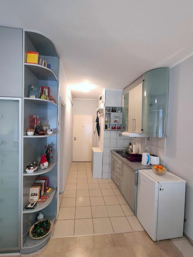 City Center Lovely Studio Apartment Beograd Bagian luar foto