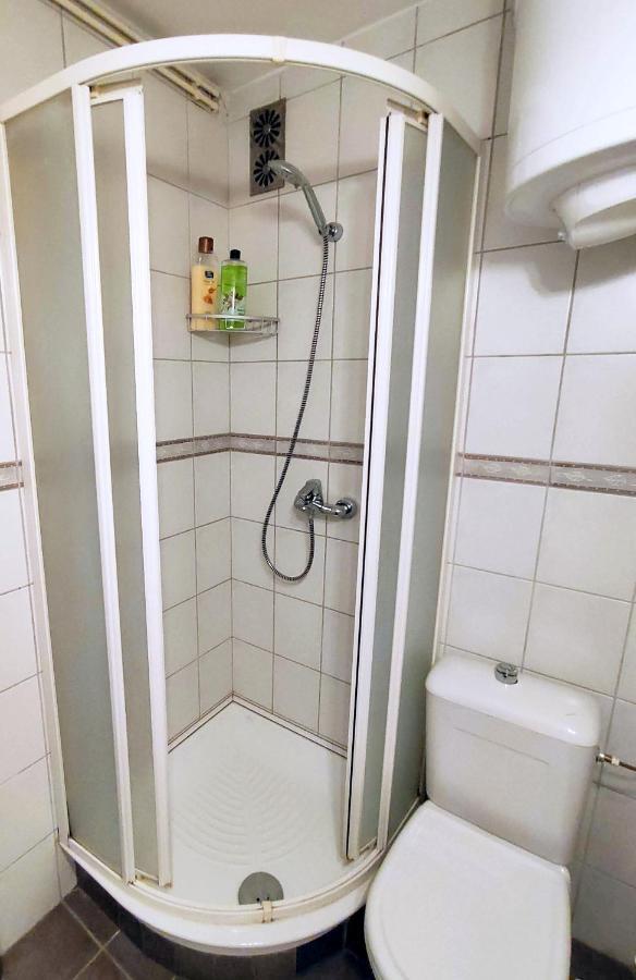 City Center Lovely Studio Apartment Beograd Bagian luar foto