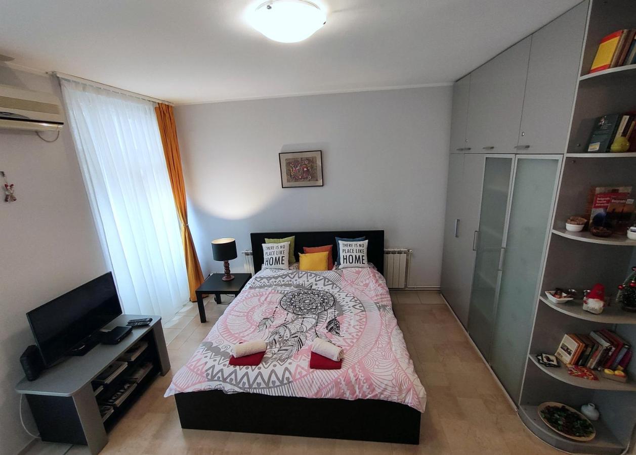 City Center Lovely Studio Apartment Beograd Bagian luar foto